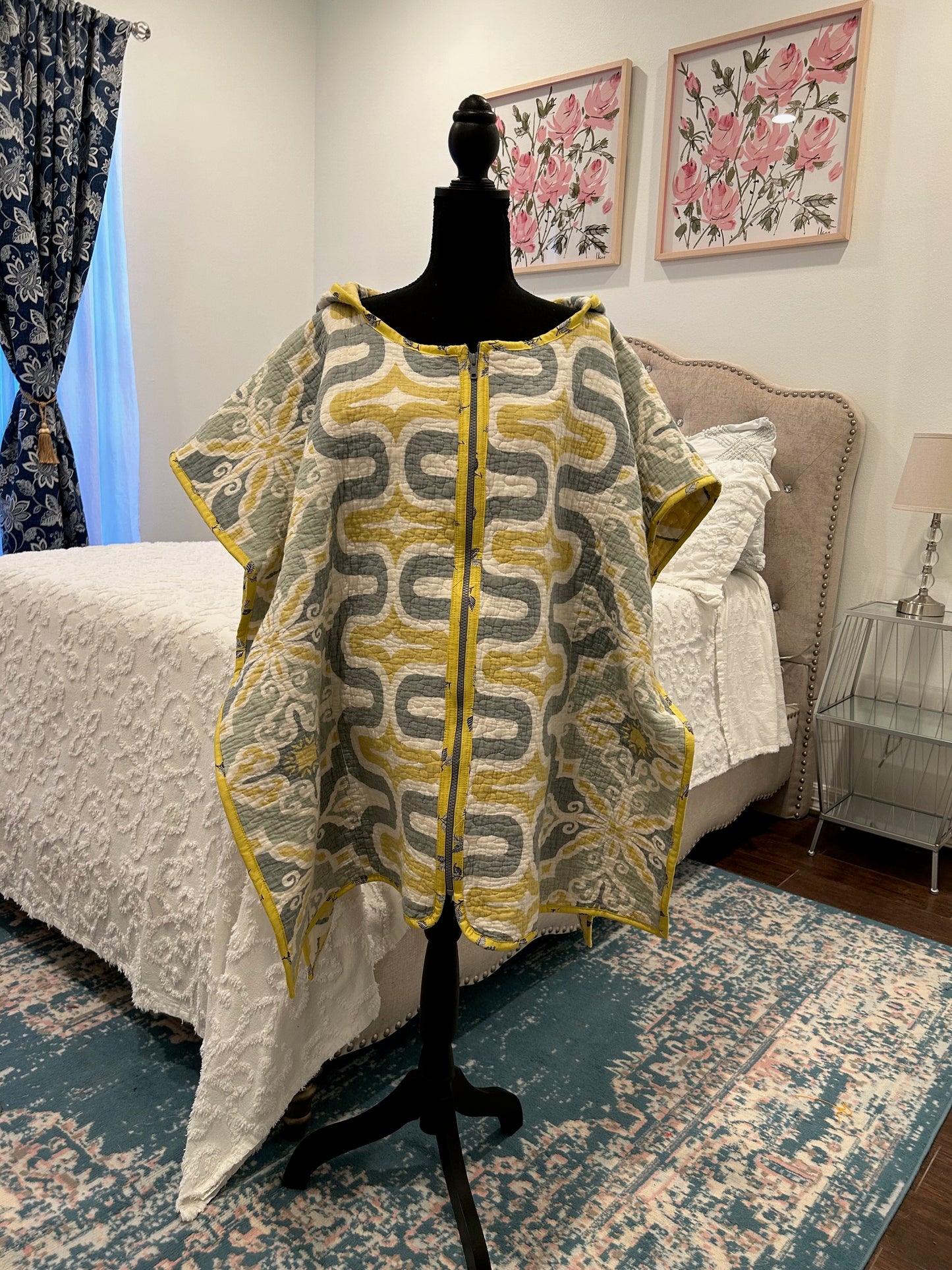 Quilted Hooded Poncho - Zippered Geometric Yellow/Gray Poncho
