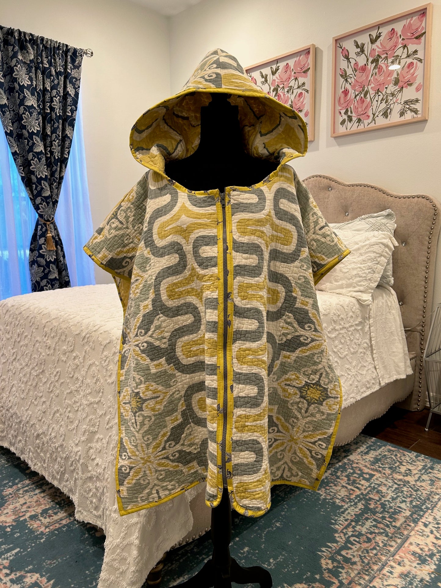 Quilted Hooded Poncho - Zippered Geometric Yellow/Gray Poncho