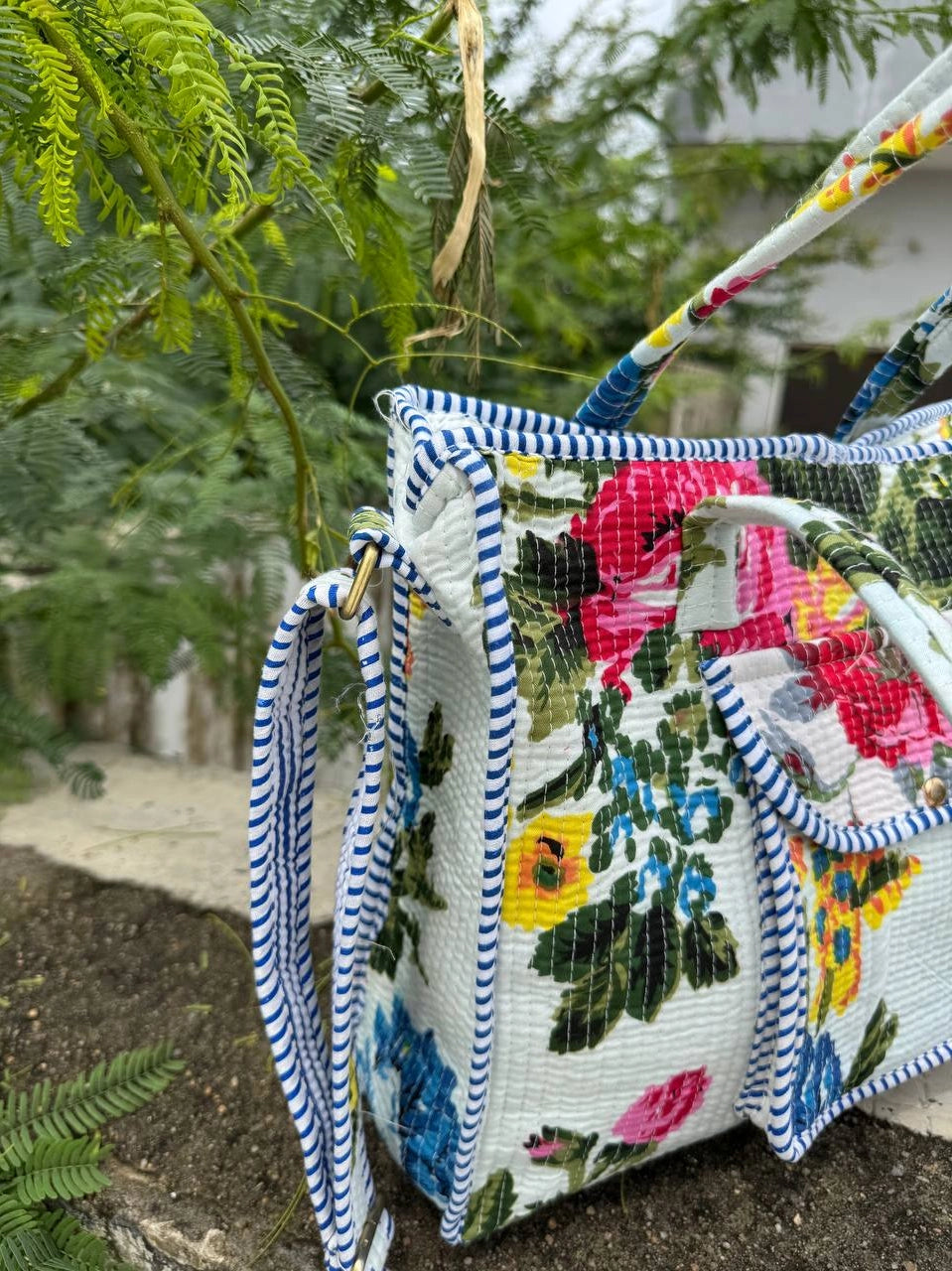 Zippered Quilted Messenger Bags with Outside Pocket
