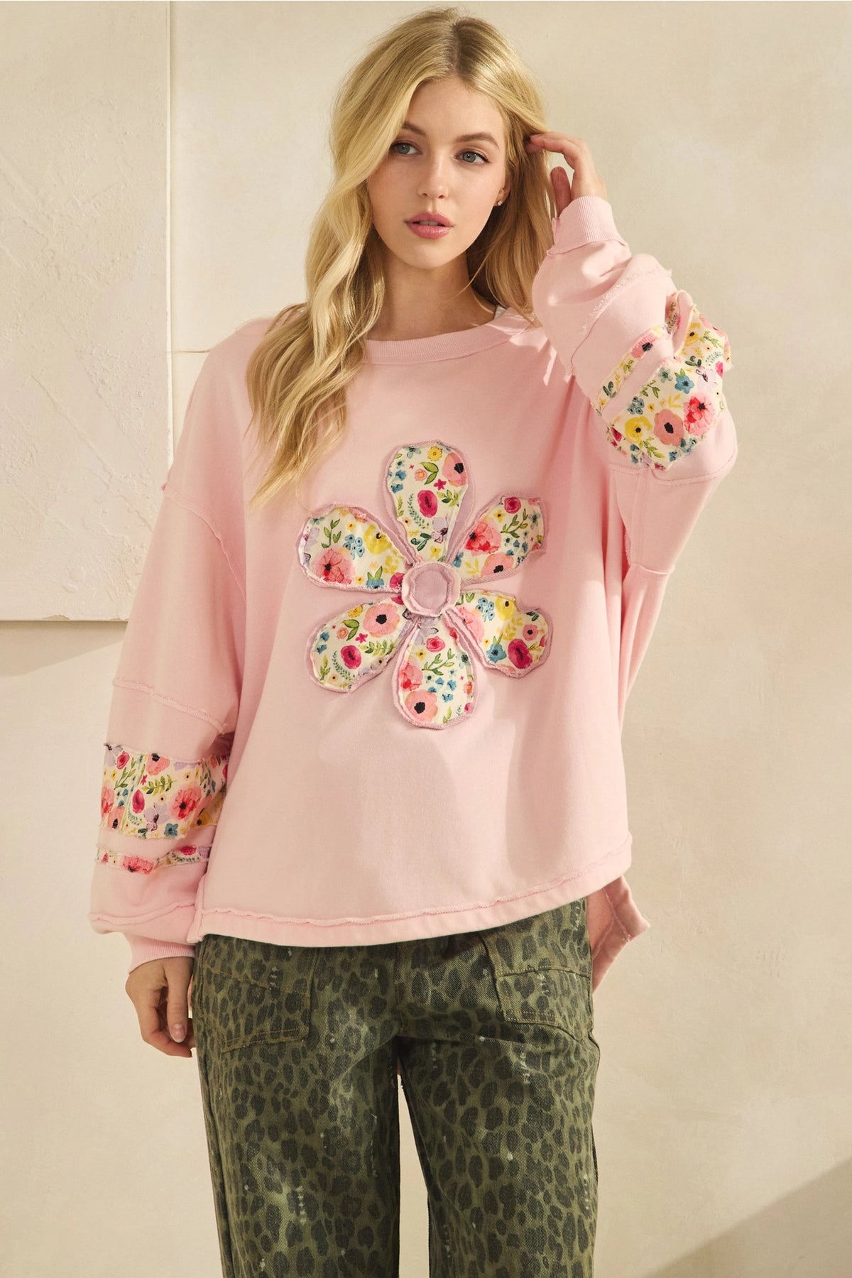 Daisy Patch Appliquéd Long-Sleeved Sweatshirt