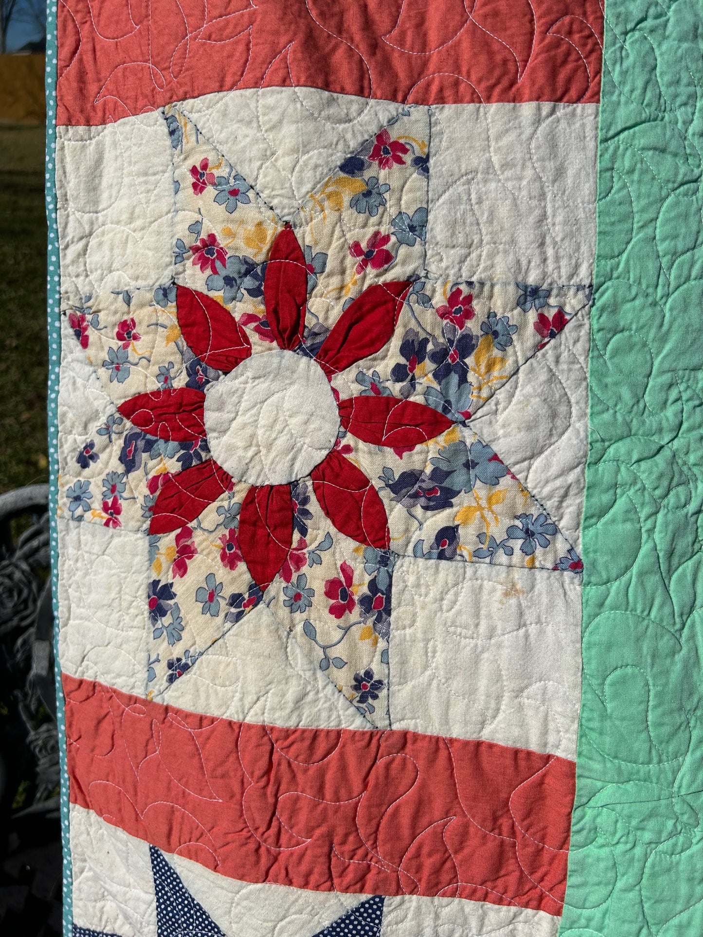 Vintage Quilts - The Star Dahlia