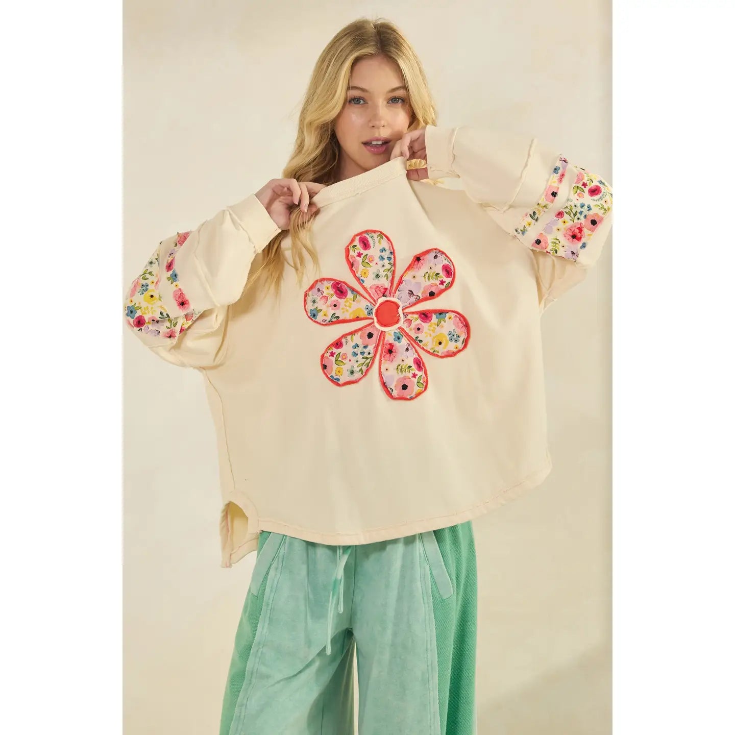 Daisy Patch Appliquéd Long-Sleeved Sweatshirt
